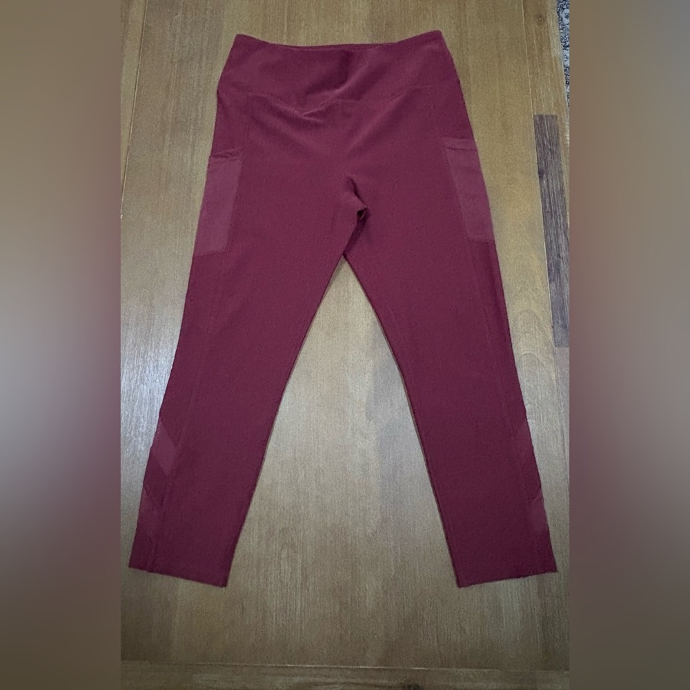 Mondetta Women's Burgundy Leggings
